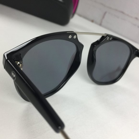 New: Diane Von Furstenberg Sunglasses/ Mirrored Black Rim - Picture 4 of 7